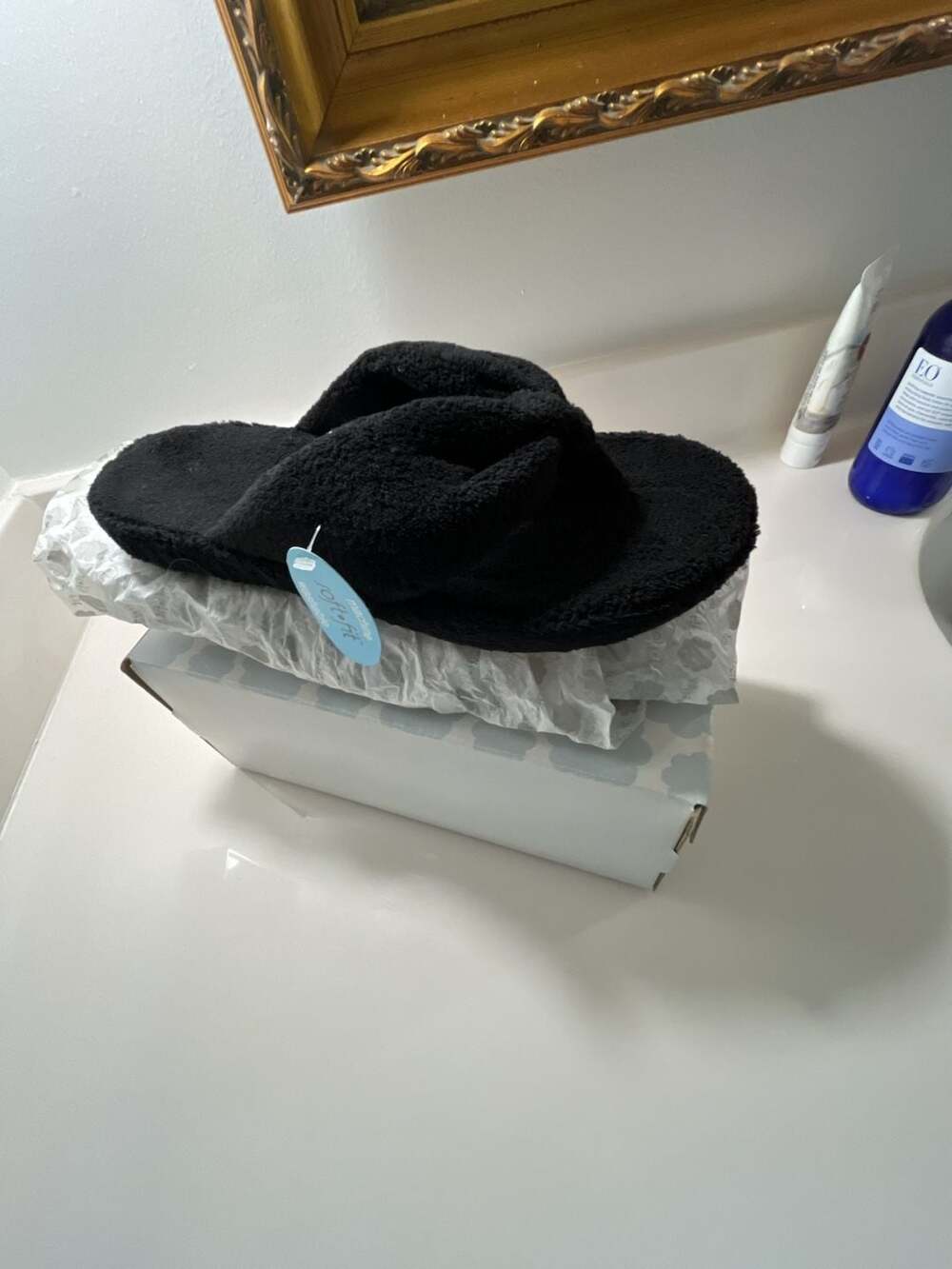 Isotoner Slippers Black Soft Fit Thong Slide